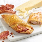 Bacon & Mature Cheddar Turnover 24 x 150g